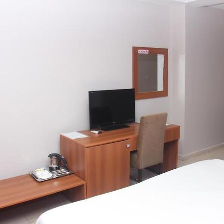 Grand Ibro Hotel Annex Ankuru Экстерьер фото