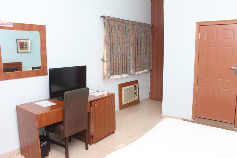 Grand Ibro Hotel Annex Ankuru Экстерьер фото