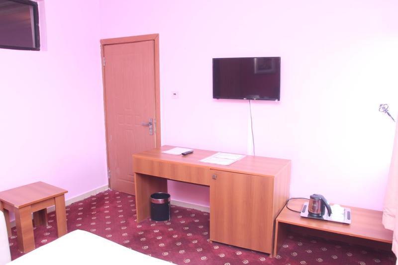 Grand Ibro Hotel Annex Ankuru Экстерьер фото