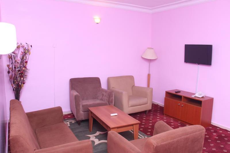 Grand Ibro Hotel Annex Ankuru Экстерьер фото